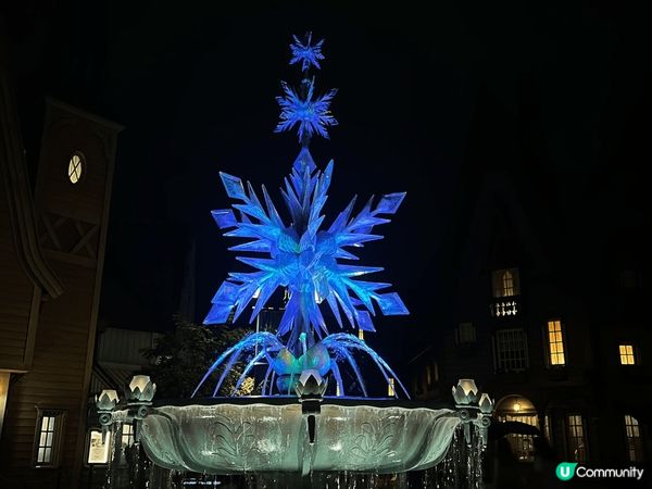 迪士尼的Frozen世界夜晚真的好美。每次去都令人唔捨得離開...