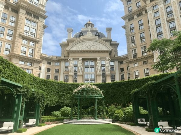 位於澳門?仔的上葡京酒店，可說是內外兼備，古堡式的裝橫，充滿...