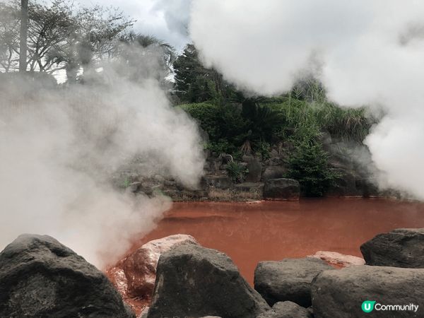 日本?府地獄，主睇?泉，要比入場費，不過有個浸腳的?泉水，大...