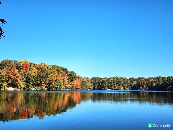 多倫多Bond Lake天色很美，陽光普照，風景如畫，行山打...