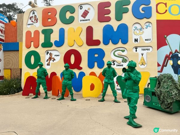 很喜歡去迪士尼，特別係好中意維尼Winnie the Poo...