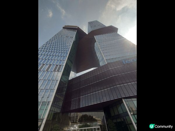 這是深圳騰訊總公司和南山博物館，入去參觀騰訊需要通行證，能夠...