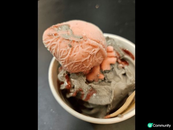 宜家傢俬新出品萬聖節雪糕 真係不放可以試下因為真係越睇越醜樣...