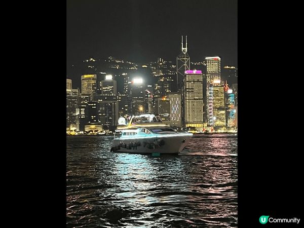 維港夜景是世界三大夜景之一，是香港人的瑰寶，更是許多旅客拍照...