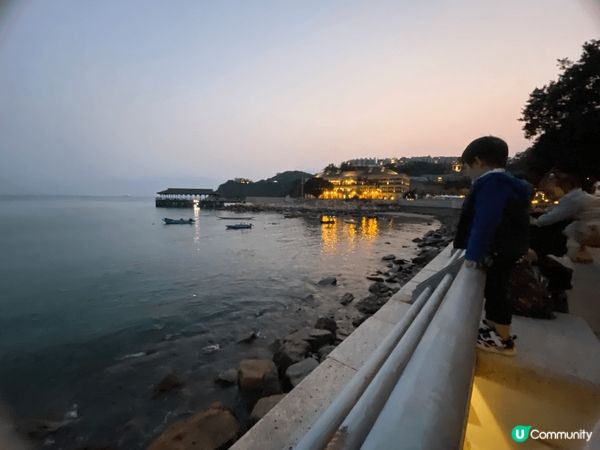 吹著微風，在海邊悠閒寧靜的感覺，可以治癒身心疲憊，放鬆心情，...