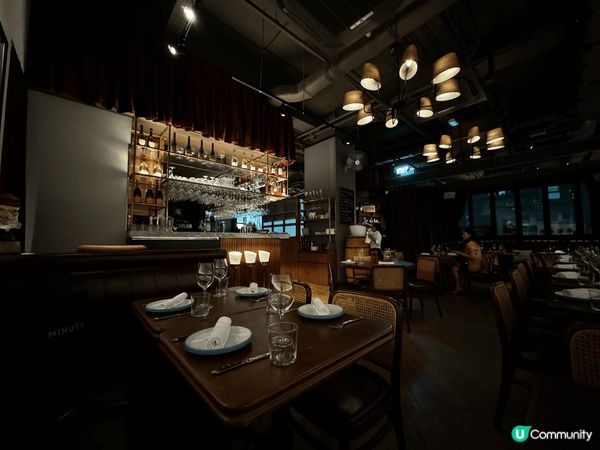 第一次去法國餐廳食法國菜，好特別?體驗，而且最重要?係，好好...