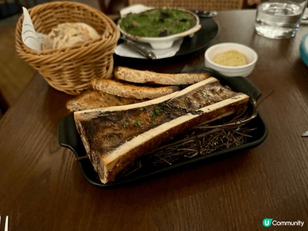 第一次去法國餐廳食法國菜，好特別?體驗，而且最重要?係，好好...