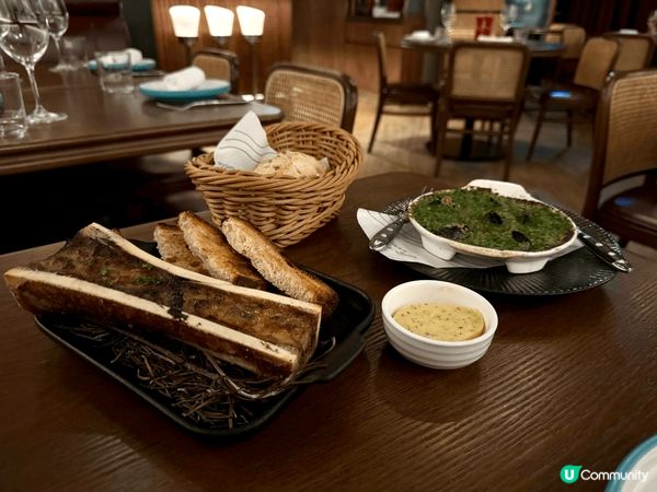 第一次去法國餐廳食法國菜，好特別?體驗，而且最重要?係，好好...