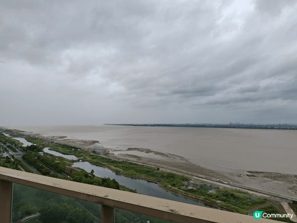 第一幅相是與家人一起在華東過中秋節的一個晚上，賞月，第二幅相...