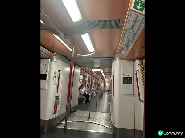 懷舊地鐵打卡點，是年幼時經常乘搭?交通工具，懷緬過去變成新?...