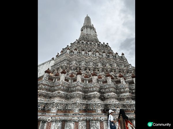 泰國之旅一定不能少逛夜市吃東西，乘坐渡輪還有參觀漂亮的寺廟。...