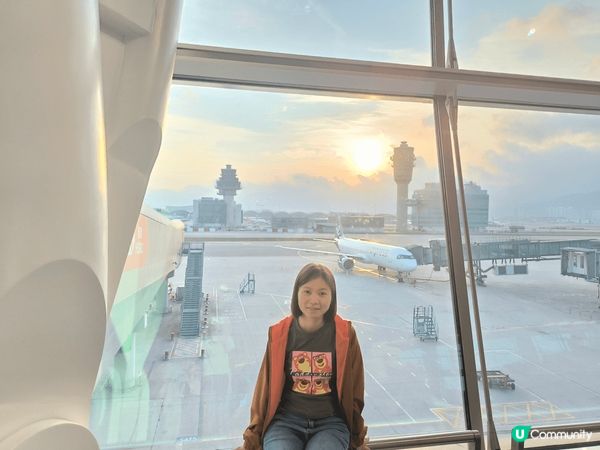 香港國際機場看日出，好溫暖。