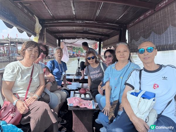 荔枝樹吊住蝦丸，有如置身仙境一樣