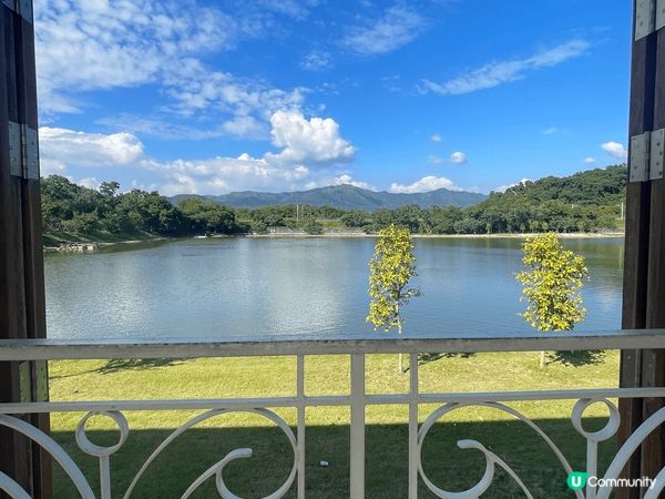 位於郊區嘅大埔嘅bilow餐廳，邊chill住食野，chil...