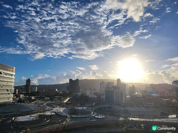 台灣高雄千野村，擁有日系裝潢，有和服店可供租借，非常適合秋冬...