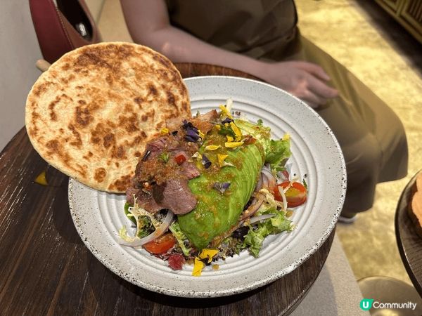 這是大圍的老去茶事，食物和飲品以茶作中心的fusion，味道...