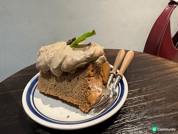 這是大圍的老去茶事，食物和飲品以茶作中心的fusion，味道...