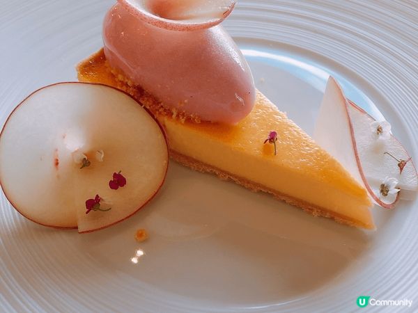 位於港島香格里拉酒店56樓的Petrus，是米芝蓮一星餐廳🌟...