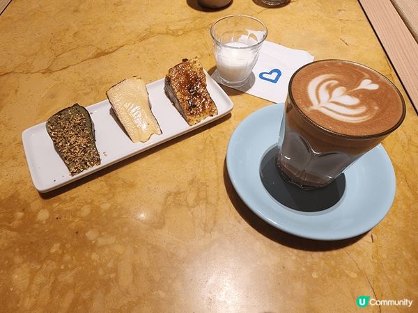 三點三下午茶，一件美味的芝士蛋糕，一定要配上一杯香濃的咖啡才...