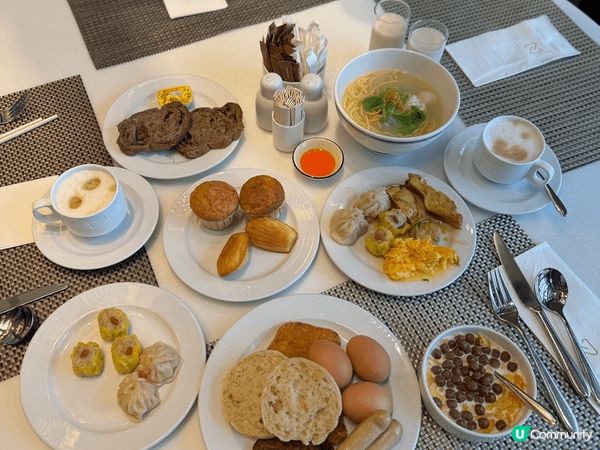 上星期去咗荃灣西如心酒店staycation，朝早嘆咗個自助...