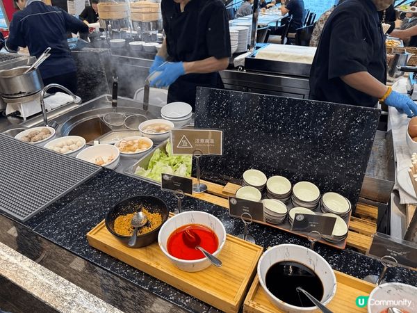 上星期去咗荃灣西如心酒店staycation，朝早嘆咗個自助...