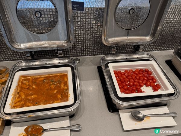 上星期去咗荃灣西如心酒店staycation，朝早嘆咗個自助...