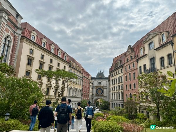 華為歐洲小鎮，並非單純一個「靚」字可以形容。它更像是一幅精心...