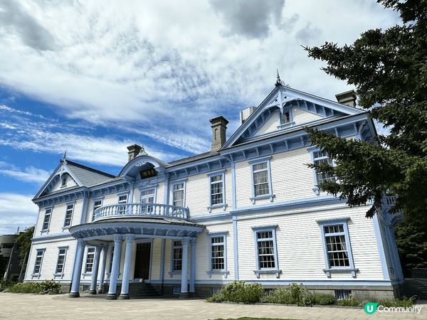 暑假時去了北海道，沒有雪但有雨，一把年紀，沒有既定行程，反而...