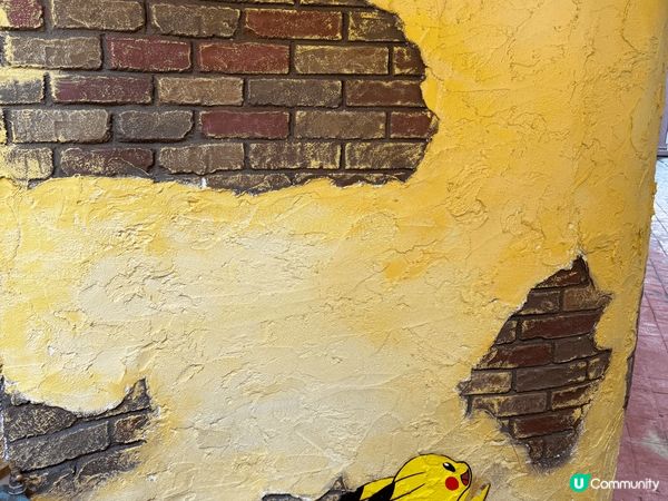 日本沖繩美國村，周圍好多美式建築物，另外可以尋找比卡超！