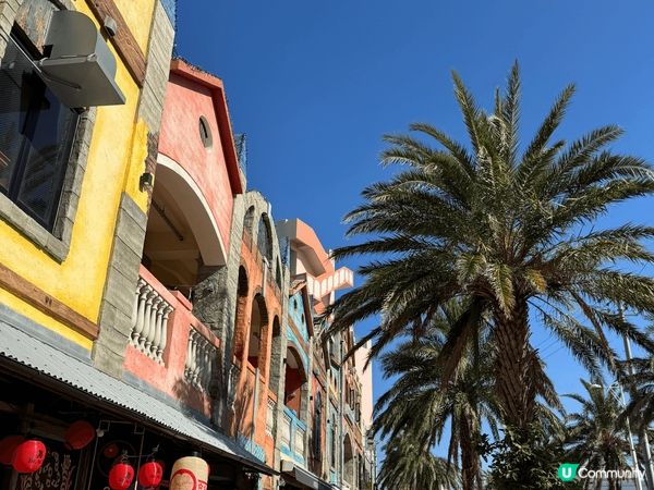 日本沖繩美國村，周圍好多美式建築物，另外可以尋找比卡超！