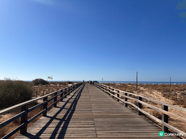 佢幫我是一個很多歷史延續的地方，很多建築物都保留着古代藝術的...