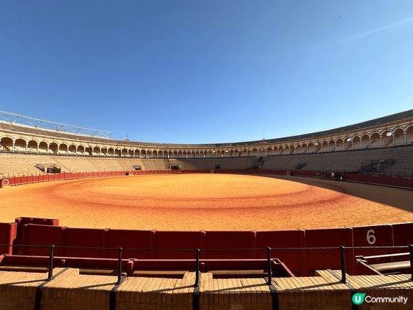 佢幫我是一個很多歷史延續的地方，很多建築物都保留着古代藝術的...