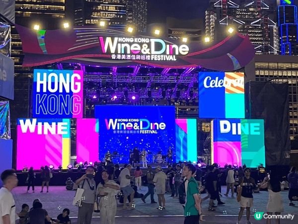 香港美酒佳餚,因為有現場bank唱歌
