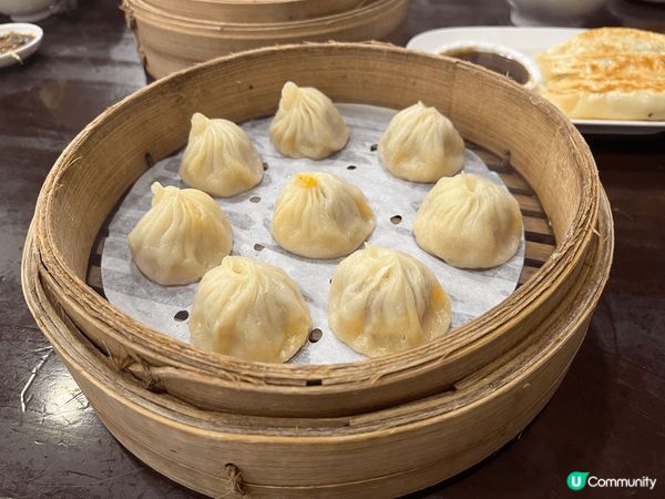 杭洲小籠湯包，係中正紀念堂隔離，價錢相宜，味道好好食