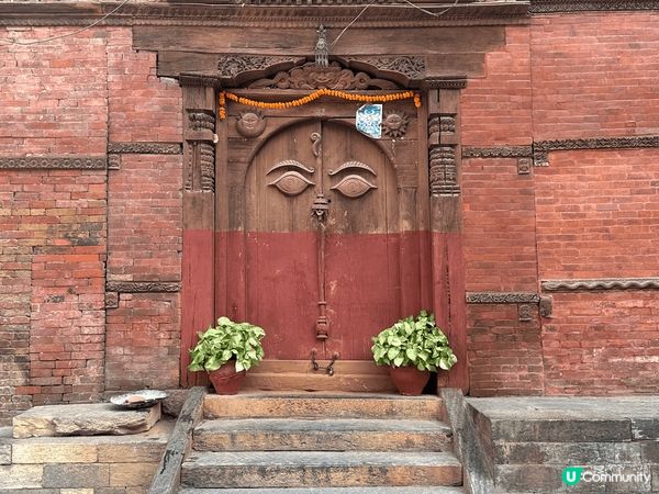 尼泊爾神秘又美麗，一定要去朝聖，當地文化傳統，當地人虔誠有禮...