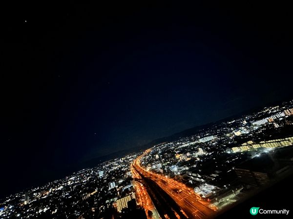 看著大阪關西機場的美景，感覺非常放鬆自在，這裡就是位於大阪機...