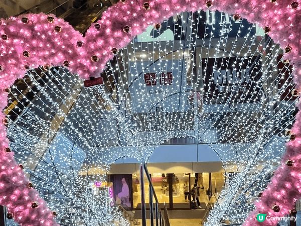 台北101及信義商圈的聖誕夜，步入年底，各家購物中心紛紛開始...