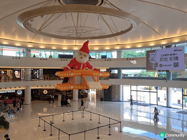 各大店舖都有聖誕裝飾和禮盒了，已經感受到濃濃的聖誕氣氛