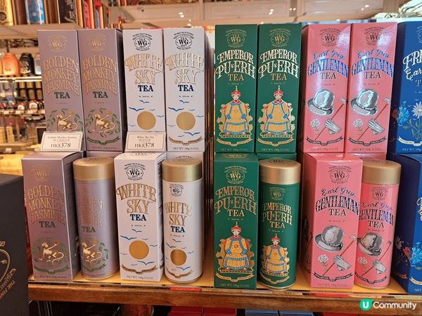 各大店舖都有聖誕裝飾和禮盒了，已經感受到濃濃的聖誕氣氛