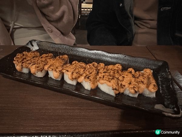 這是台北的中山區，每條小巷也有不同的cafe, 陪襯非常好的...