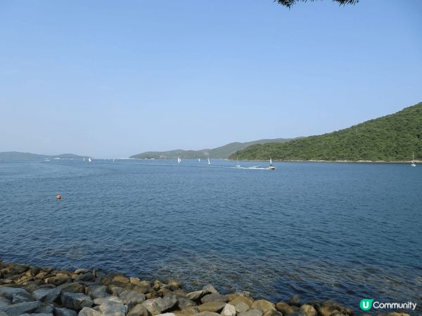 西貢黃石碼頭是郊遊好去處，行山又得BBQ更寫意，呢度風景如畫...