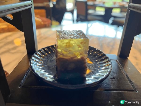 台北故宮晶華酒店鄰近故宮博物院，最具特色的菜餚是仿造故宮珍寶...