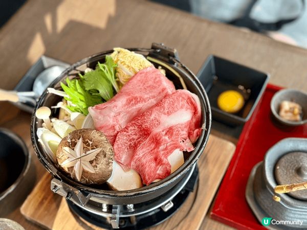 第一張圖片為茶木的甜品-曲奇巧克力蜜糖磚塊，焗得金黃的多士配...