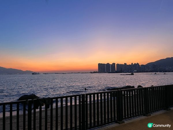 天氣咁凍梗係去BBQ，好耐冇去咖啡灣，對住個海燒嘢食個感覺真...