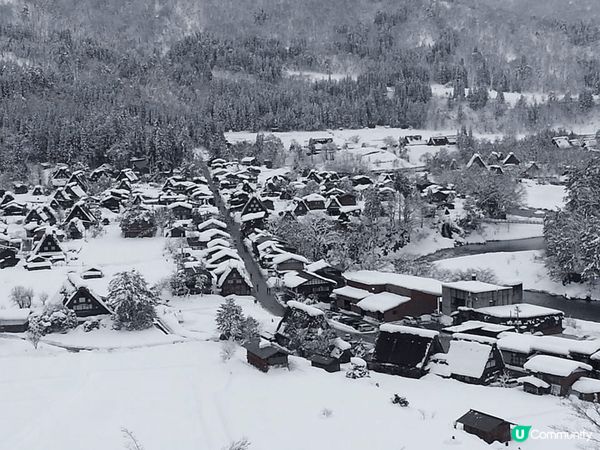 日本白川鄉，非常有特色的合掌屋在雪景中份外吸引，一月份的晚上...
