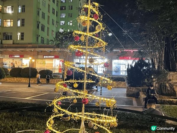 就快又到聖誕節了，多啲出街慶祝聖誕節，有靚靚聖誕樹裝飾同埋熊...
