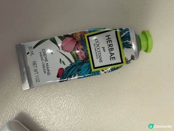 Clinique 卸妝膏好用唔油，唔會用完生粒粒，推介～