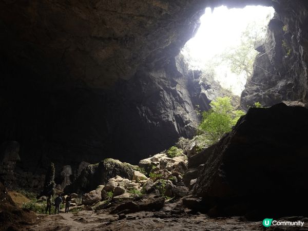 廣西獨特的喀斯特地貌，前往未開發為旅遊景點的弄响天坑，參觀大...