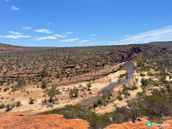 西澳卡爾巴里國家公園佔地超過183,000公頃，擁有內陸探險...