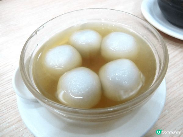 以上三張相分別是聖誕限量版蛋糕、薑汁湯圓、豆腐花、核桃糊、芝...